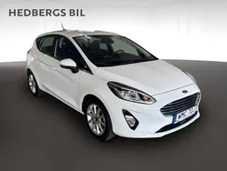 Vit Begagnad 2020 Ford Fiesta Halvkombi | 144 900 kr (Marknadspris)