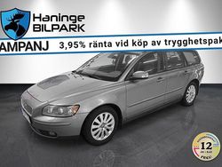 Grå Begagnad 2006 Volvo V50 Momentum Kombi | 24 995 kr (Marknadspris)