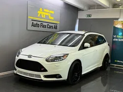 Vit Begagnad 2012 Ford Focus ST Kombi | 109 900 kr