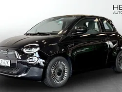 Svart (black) Begagnad 2021 Fiat 500e Icon Halvkombi | 214 900 kr (Marknadspris)