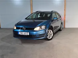 Blå Begagnad 2016 VW Golf VII Kombi | 134 900 kr (Marknadspris)