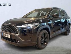 Svart Begagnad 2025 Toyota Corolla Cross SUV | 389 900 kr