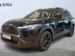 Svart Begagnad 2025 Toyota Corolla Cross SUV | 389 900 kr