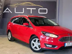 Röd Begagnad 2015 Ford Focus Titanium Kombi | 54 900 kr (Marknadspris)