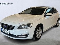 Vit Begagnad 2016 Volvo V60 Summum Kombi | 184 000 kr (Marknadspris)