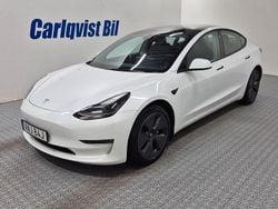 Vit (vit metallic) Begagnad 2022 Tesla Model 3 Long Range AWD Sedan | 369 000 kr (Lite dyr)
