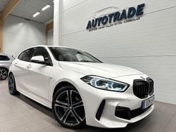 Vit Begagnad 2020 BMW 118 M Sport Halvkombi | 249 000 kr (Dyr)