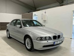 Ljusgrå Begagnad 2001 BMW 530 Sedan | 69 500 kr
