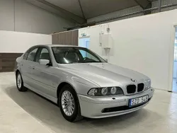 Ljusgrå Begagnad 2001 BMW 530 Sedan | 69 500 kr