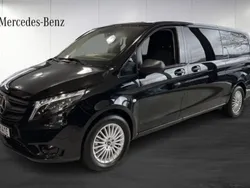 Svart (black) Begagnad 2023 Mercedes e-Vito Minibuss | 724 875 kr (Dyr)