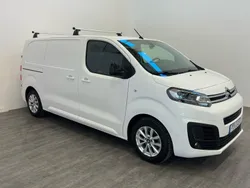 Vit Begagnad 2022 Citroën e-Jumpy Minibuss | 269 000 kr
