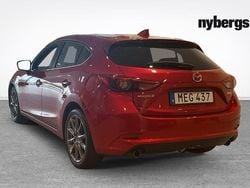 Röd Begagnad 2018 Mazda 3 Inclusive Halvkombi | 179 000 kr (Marknadspris)