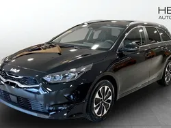 Svart (black) Ny 2025 Kia Ceed Sportswagon Advance Kombi | 292 000 kr (Marknadspris)