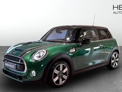 Grön (green) Begagnad 2019 Mini Cooper S Halvkombi | 198 700 kr (Marknadspris)