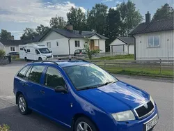 Blå Begagnad 2002 Skoda Fabia Kombi | 15 000 kr (Marknadspris)