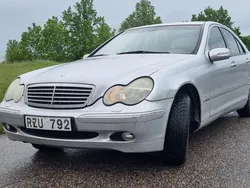 Grå Begagnad 2001 Mercedes C200 Sedan | 16 500 kr (Bra pris)