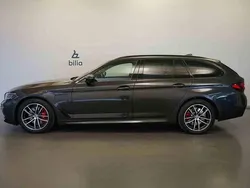Grå Begagnad 2023 BMW 530e Kombi | 399 500 kr (Bra pris)