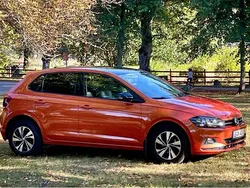 Orange Begagnad 2020 VW Polo Halvkombi | 169 900 kr (Marknadspris)