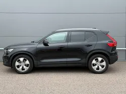 Svart Begagnad 2021 Volvo XC40 Momentum SUV | 307 800 kr (Marknadspris)