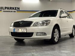 Vit Begagnad 2012 Skoda Octavia Elegance Kombi | 69 900 kr (Marknadspris)