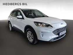 Vit Begagnad 2022 Ford Kuga Titanium SUV | 239 900 kr (Bra pris)