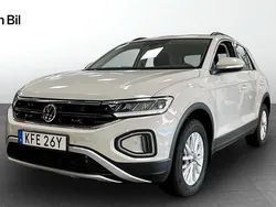 Ljusgrå Begagnad 2024 VW T-Roc Life SUV | 314 900 kr (Lite dyr)