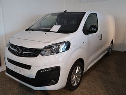 Vit Begagnad 2023 Opel Vivaro-e Combi Van | 459 800 kr