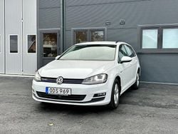 Vit Begagnad 2017 VW Golf VII Kombi | 115 000 kr (Marknadspris)