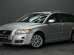 Ljusgrå (grå) Begagnad 2009 Volvo V50 Momentum Kombi | 44 900 kr (Marknadspris)