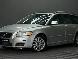 Ljusgrå (grå) Begagnad 2009 Volvo V50 Momentum Kombi | 49 900 kr (Marknadspris)