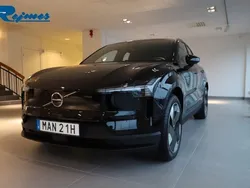 Svart Ny 2024 Volvo EX30 Performance SUV | 539 900 kr (Marknadspris)