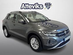 Grå Begagnad 2022 VW T-Roc Life SUV | 264 900 kr (Marknadspris)