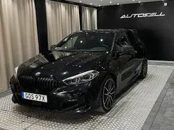 Svart Begagnad 2020 BMW 120 Performance Halvkombi | 319 900 kr