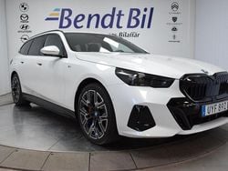 Vit Begagnad 2025 BMW i5 M Sport Sedan | 734 500 kr (Bra pris)