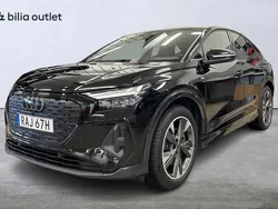 Svart Begagnad 2023 Audi Q4 Sportback e-tron Comfort SUV | 499 900 kr