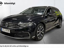 Svart Begagnad 2022 VW Passat GTE Kombi | 259 800 kr (Marknadspris)