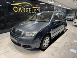 Mörkgrå (grå) Begagnad 2005 Skoda Fabia Halvkombi | 34 900 kr