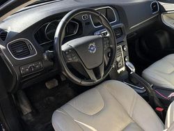 Blå Begagnad 2013 Volvo V40 Kinetic Halvkombi | 80 000 kr (Bra pris)