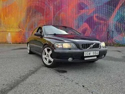 Svart Begagnad 2004 Volvo S60 Sedan | 20 000 kr