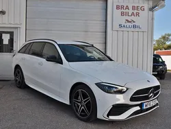 Vit (polarvit) Begagnad 2025 Mercedes C300e AMG Line Premium Kombi | 569 000 kr (Bra pris)