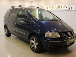 Mörkblå (blå) Begagnad 2006 VW Sharan Minibuss | 34 900 kr