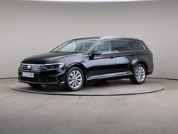 Svart (deep black pearl (pearl)) Begagnad 2023 VW Passat Executive Kombi | 279 000 kr (Marknadspris)
