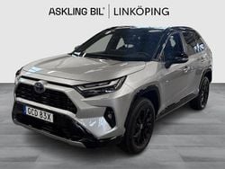 Grå Begagnad 2023 Toyota RAV4 Hybrid Style SUV | 439 000 kr (Marknadspris)