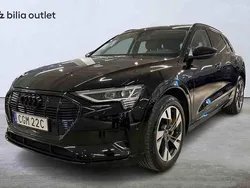 Svart Begagnad 2022 Audi e-tron SUV | 399 000 kr