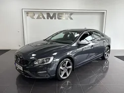 Grå Begagnad 2015 Volvo S60 R-Design Sedan | 164 000 kr (Marknadspris)
