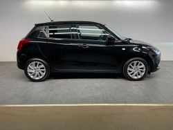 Svart Begagnad 2022 Suzuki Swift Halvkombi | 179 900 kr (Bra pris)