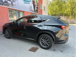 Svart Begagnad 2023 Lexus NX350h Executive Line SUV | 519 000 kr (Marknadspris)
