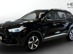 Svart (black) Begagnad 2022 MG ZS Luxury Sedan | 244 900 kr (Superpris)