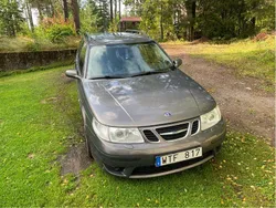 Grå Begagnad 2005 Saab 9-5 Aero Kombi | 20 000 kr (Marknadspris)