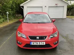 Röd Begagnad 2015 Seat Leon FR Halvkombi | 97 000 kr (Marknadspris)